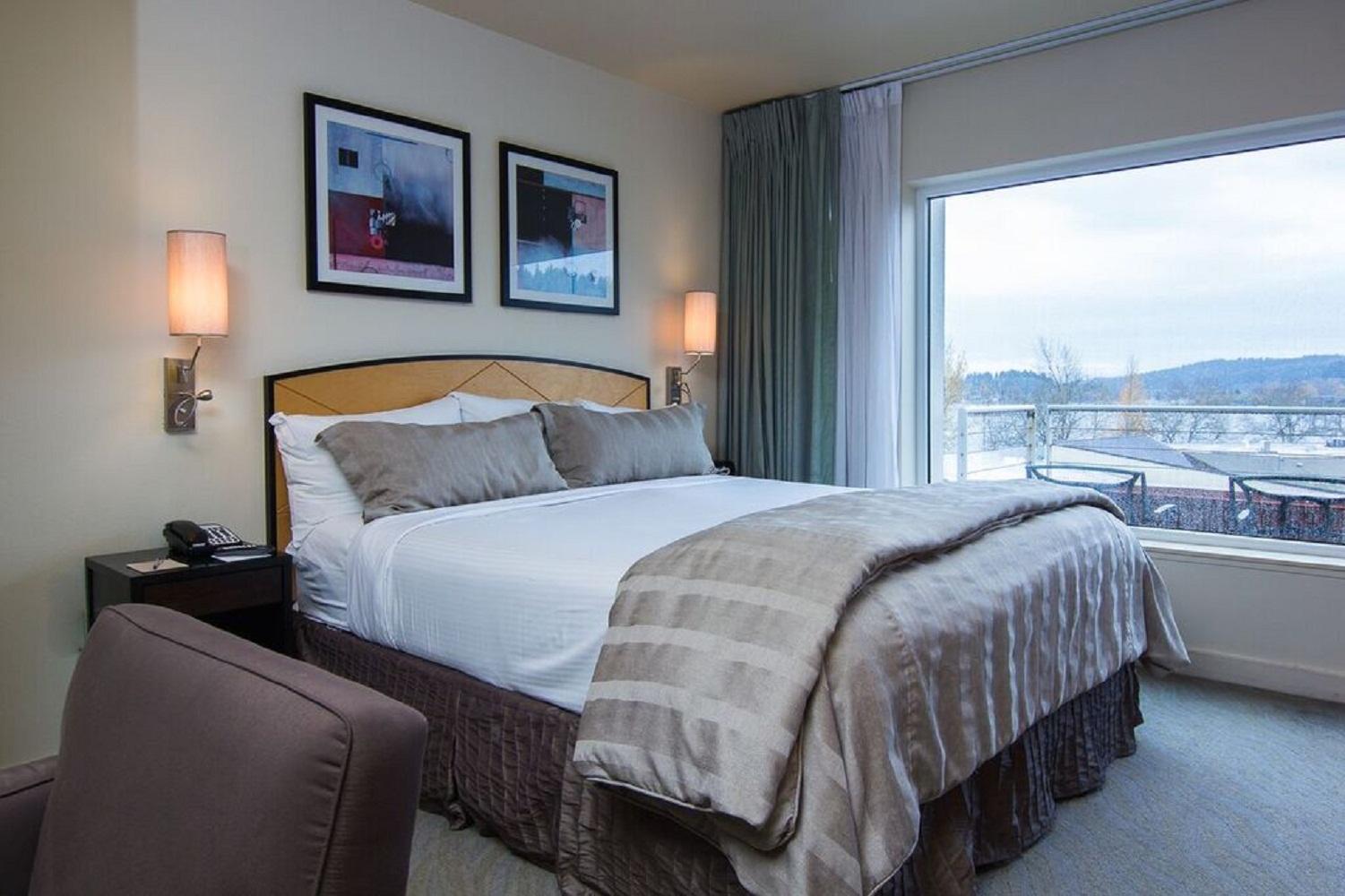 River's Edge Portland, Tapestry Collection By Hilton 4* Portland