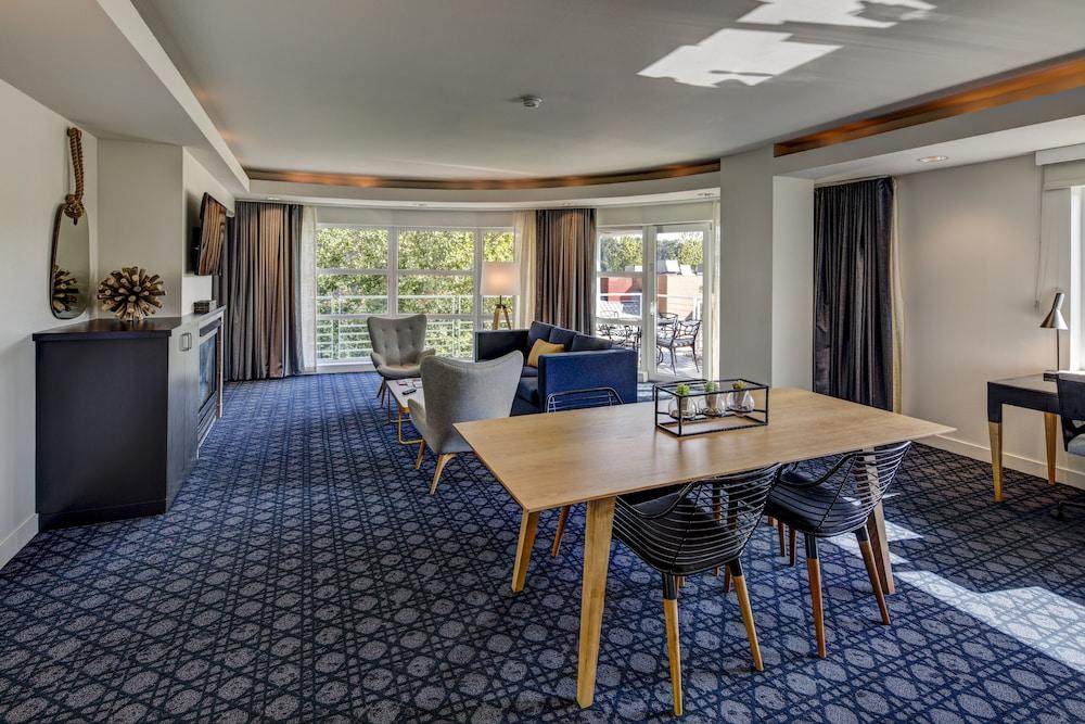 River's Edge Portland, Tapestry Collection By Hilton