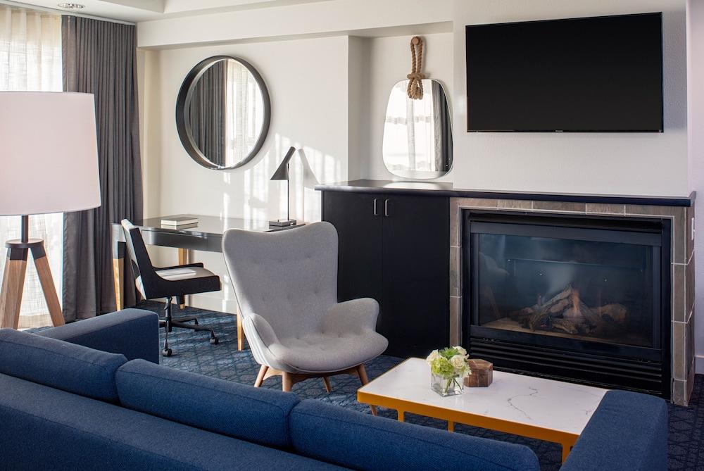 River's Edge Portland, Tapestry Collection By Hilton